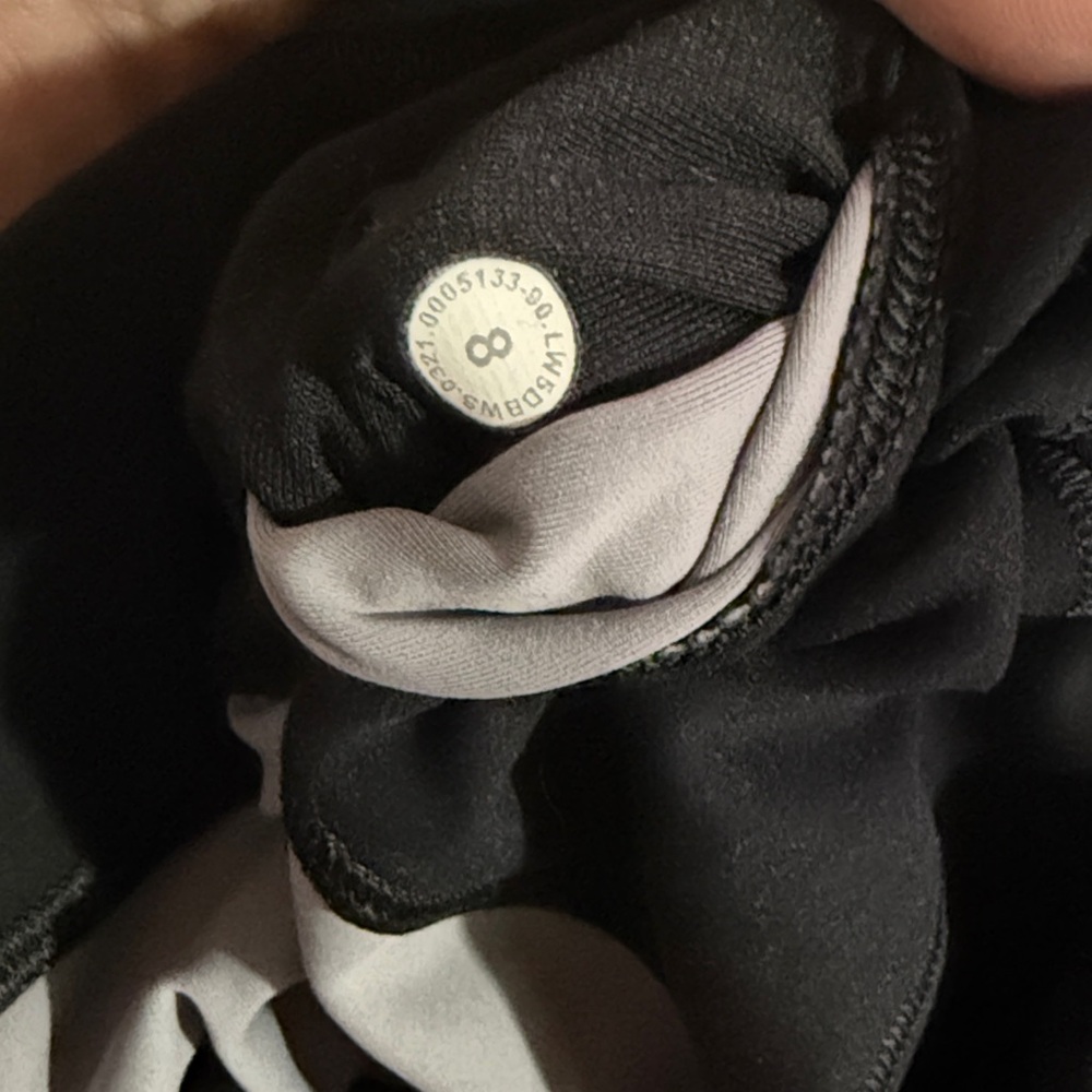 Lululemon Stylish Black and grey Leggings sz 8 - Picture 6 of 6